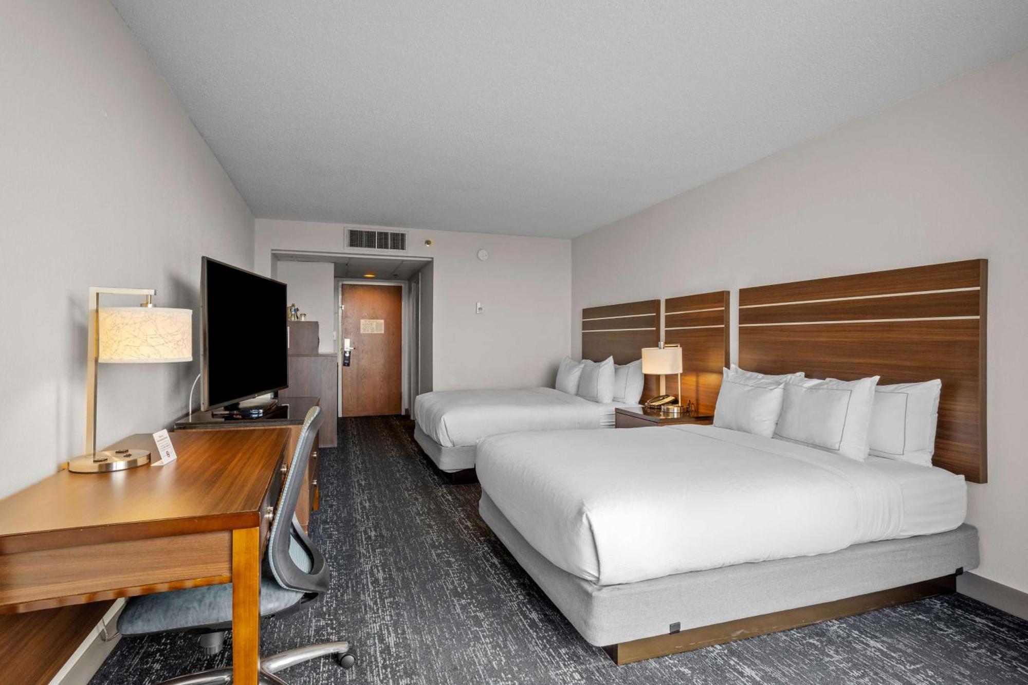 Doubletree By Hilton Atlantic Beach Oceanfront Exterior foto